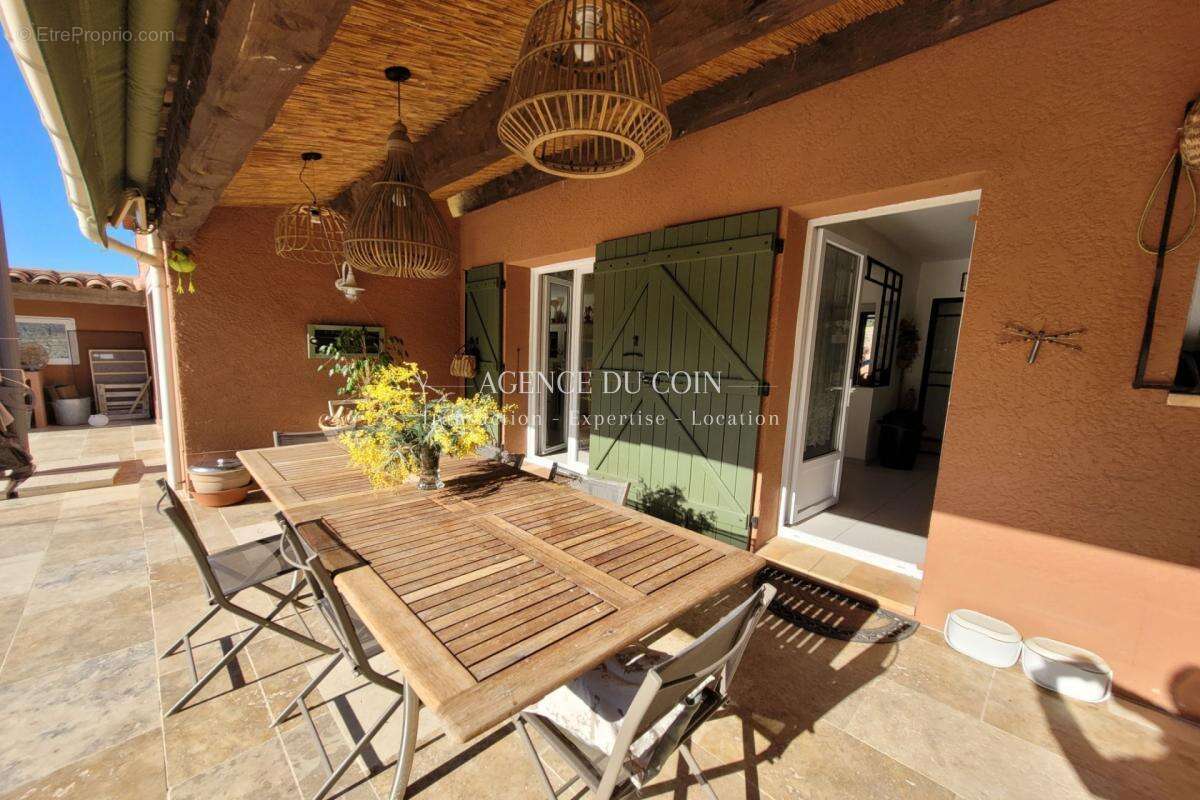 Maison à SAINT-ANTONIN-DU-VAR