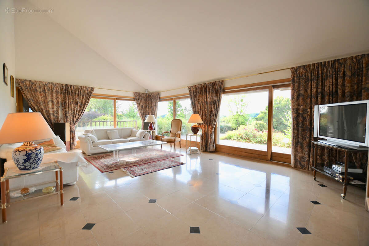 Maison à DUN-LES-PLACES