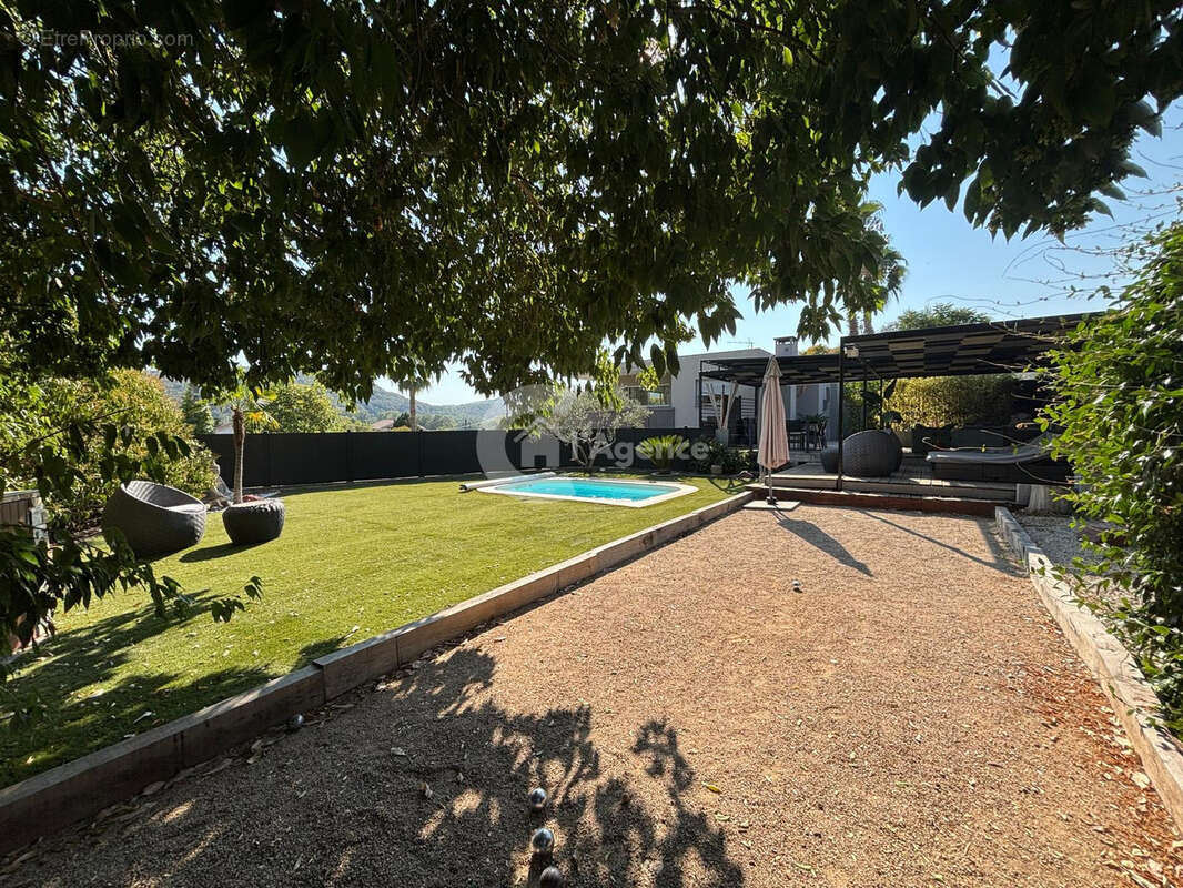 Superbe villa appartement de 110 m2 avec piscine privée et jardin - photo 4