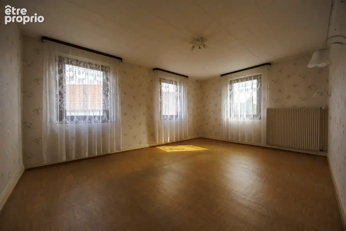 Maison familiale d'environ 140 m2 avec dépendances et grand jardin - photo 4