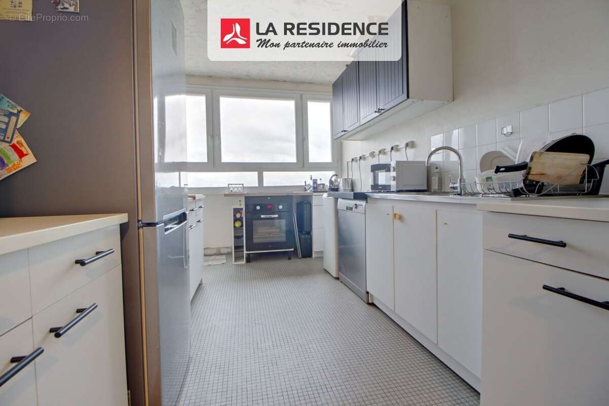 Appartement à LES CLAYES-SOUS-BOIS