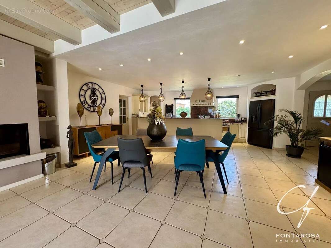 Maison à PUGET-SUR-ARGENS