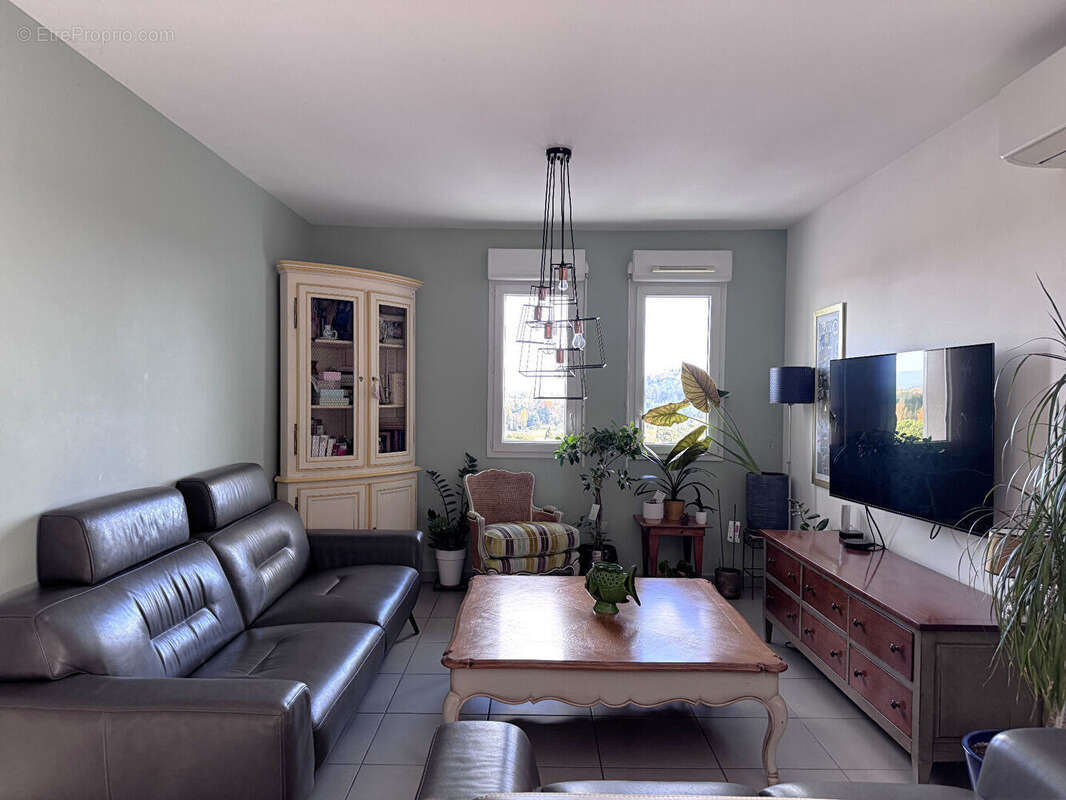 Appartement à VILLENEUVE-LES-AVIGNON