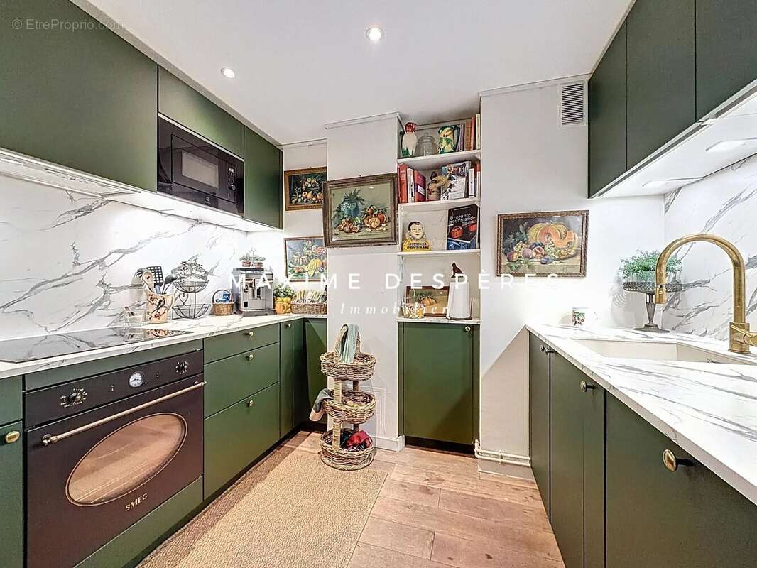 Appartement à NEUILLY-SUR-SEINE