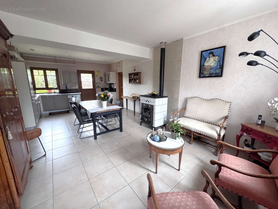 Maison à HOUDAN