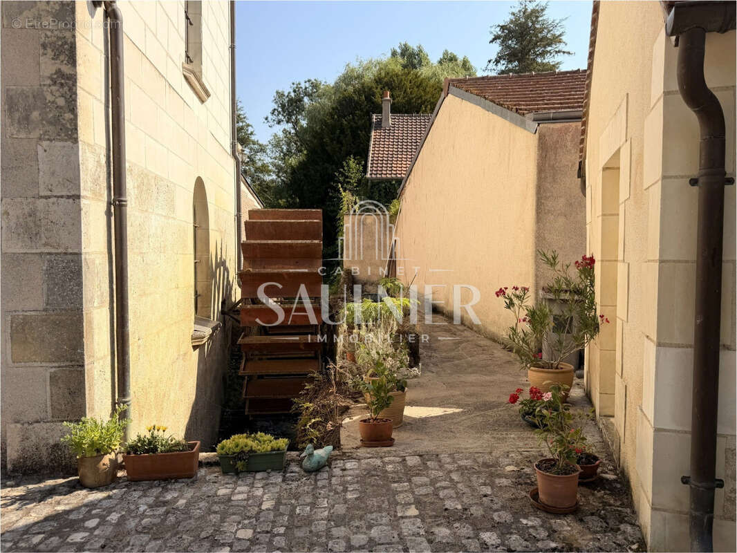 Entre Montrichard et Saint-Aignan - Moulin avec dépendances et étang. - photo 18