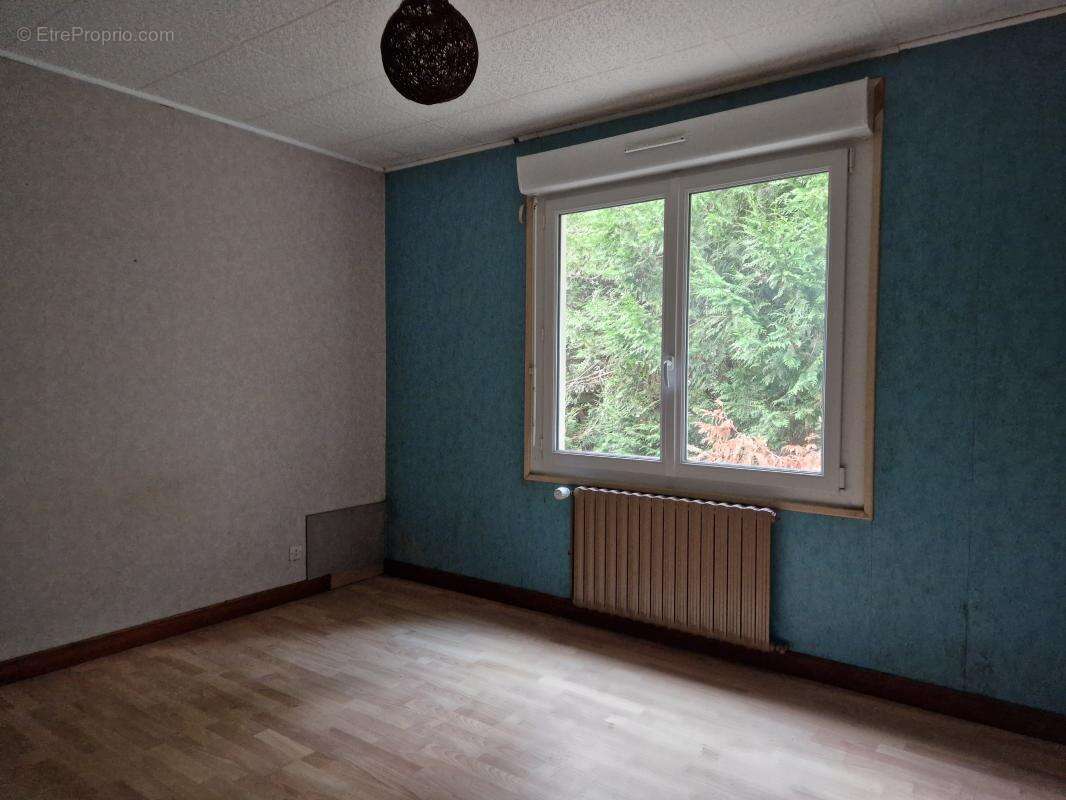 Maison à MAEL-CARHAIX