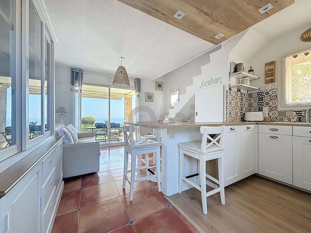 Maison à LES ISSAMBRES