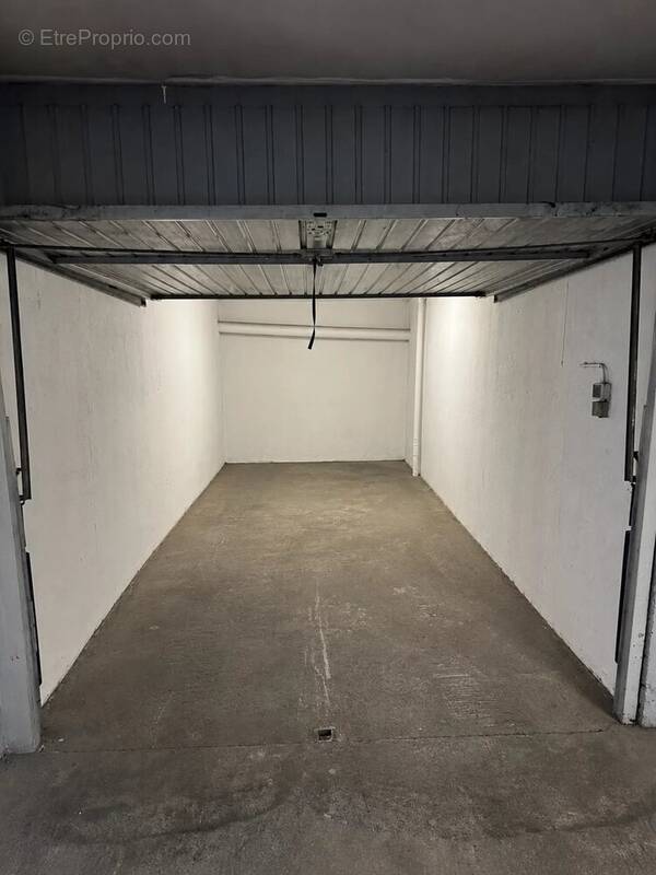 Parking à MARSEILLE-12E