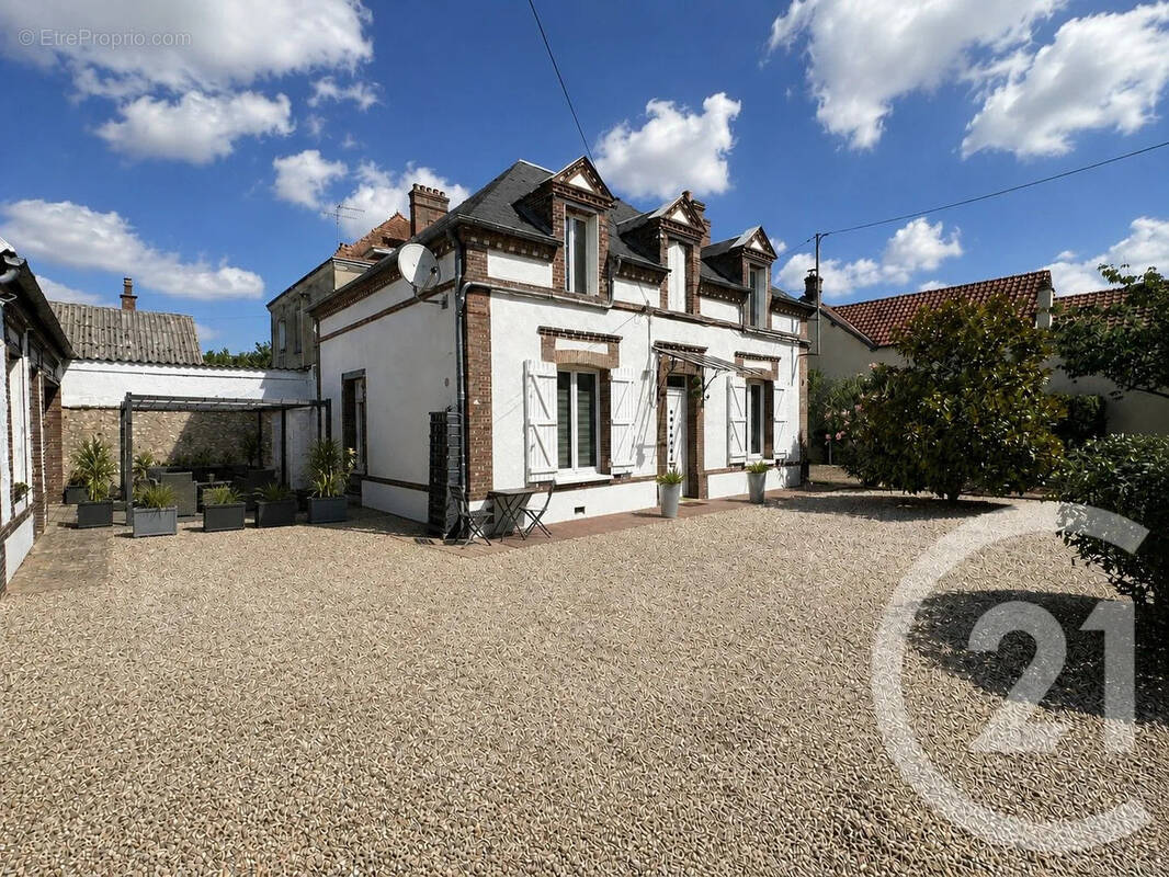 Maison à EZY-SUR-EURE