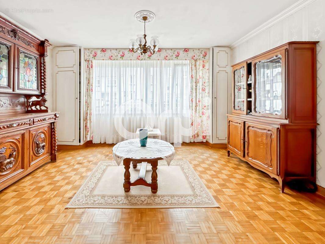 Maison à SAINT-MARTIN-BOULOGNE