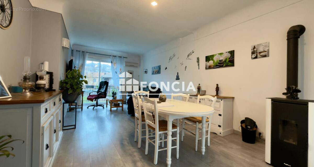 Maison à DECAZEVILLE