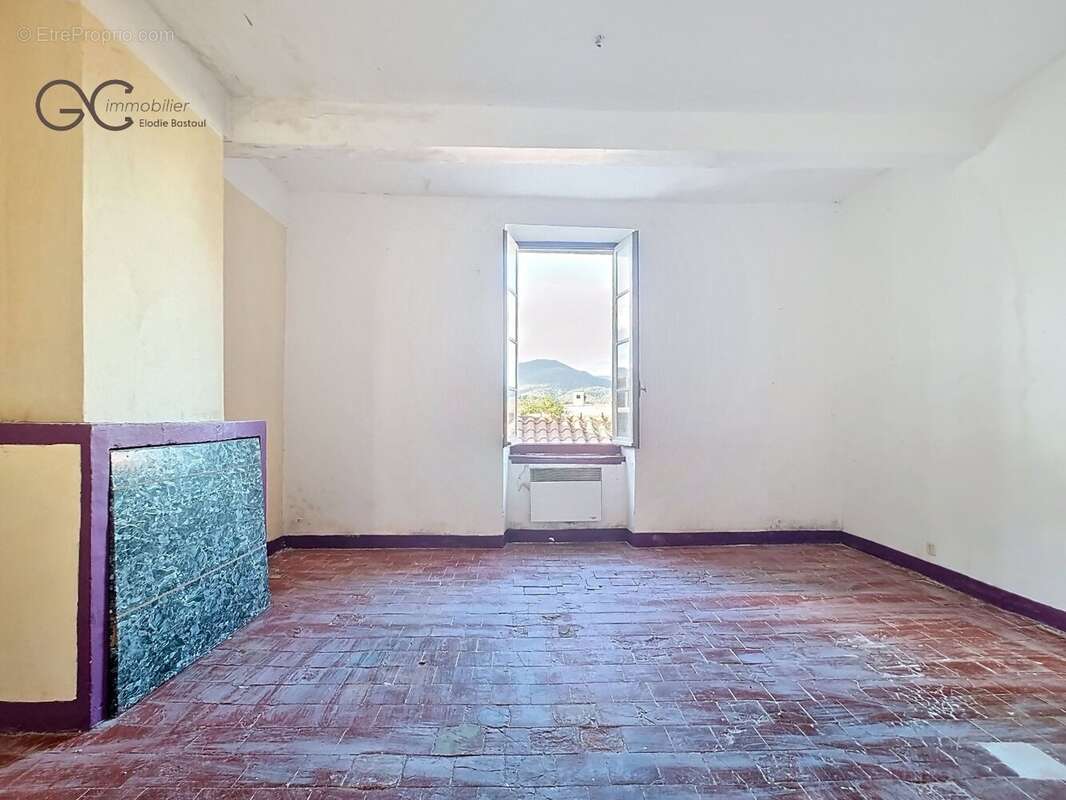 Maison à SAINT-CHINIAN