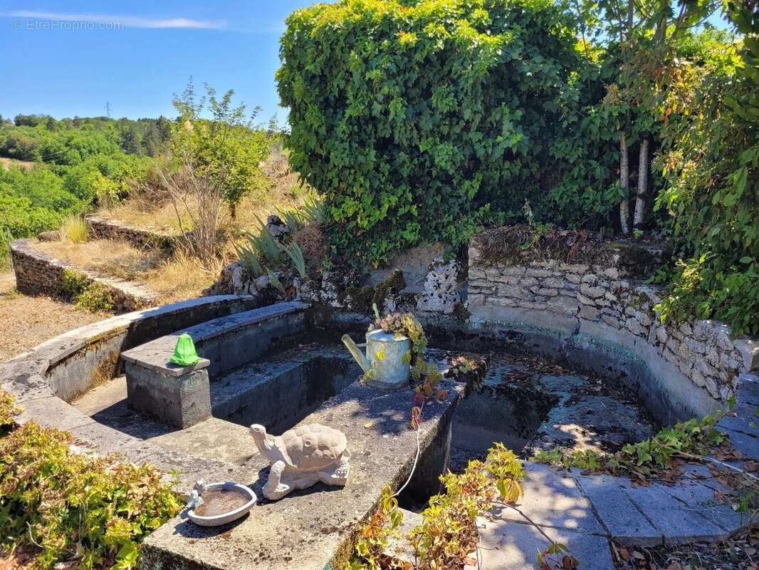 Belle maison familiale, avec piscine, dépendances et terrain de 1.7 ha - photo 14