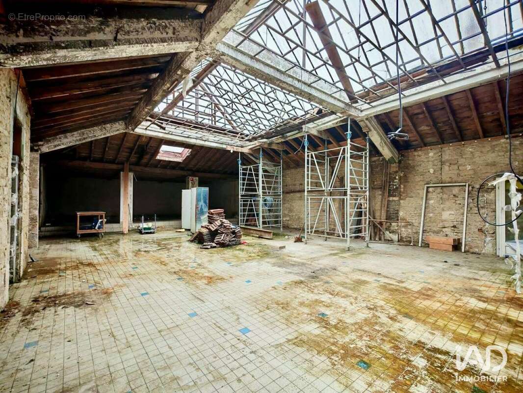 Photo 2 - Commerce à NEUFCHATEAU