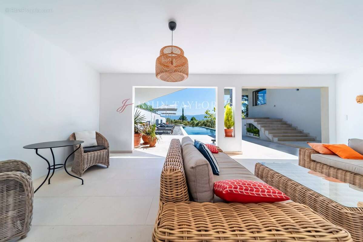 Maison à GORDES