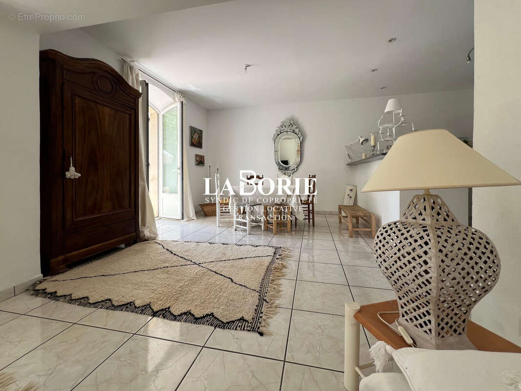 Maison 125 m² à Piolenc  - photo 2