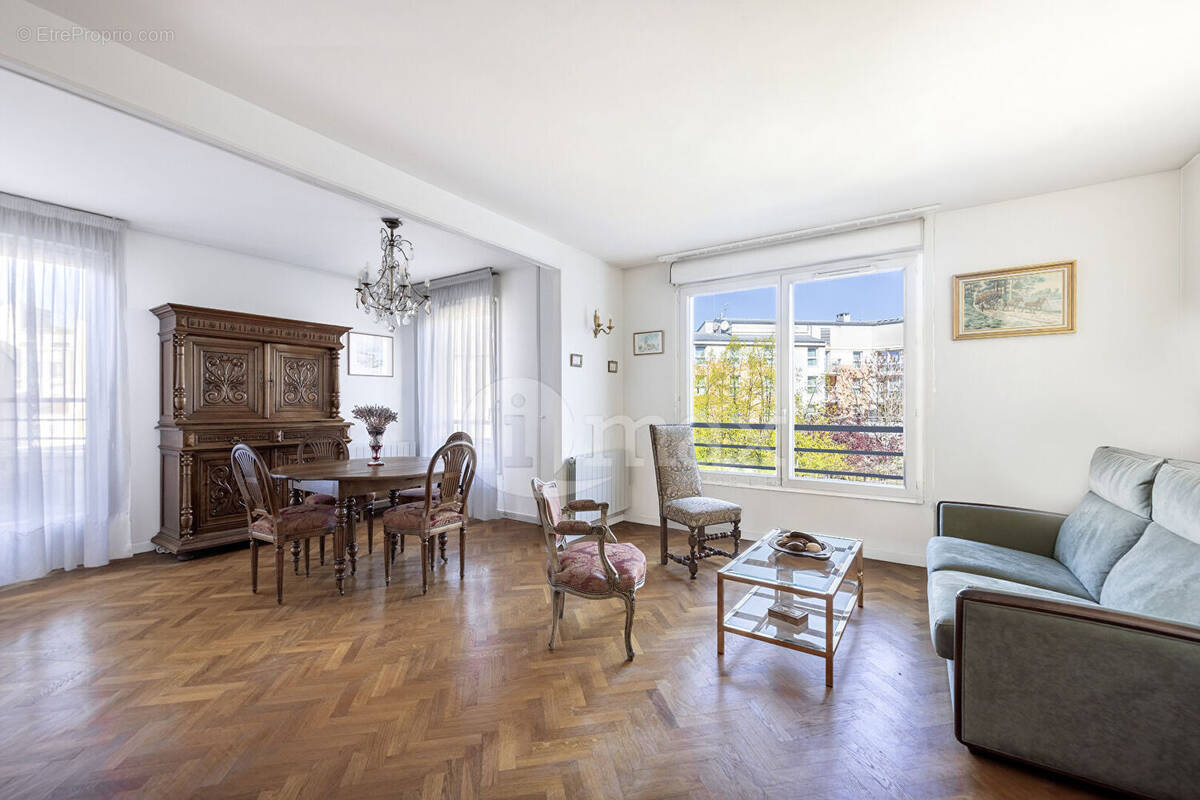 Appartement à SURESNES