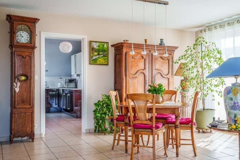 Appartement à SAINT-CYR-SUR-LOIRE