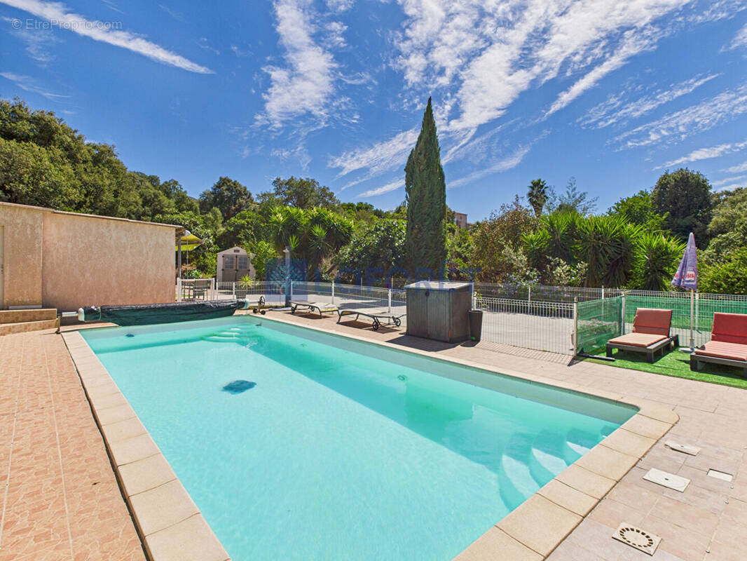 Maison à CUTTOLI-CORTICCHIATO