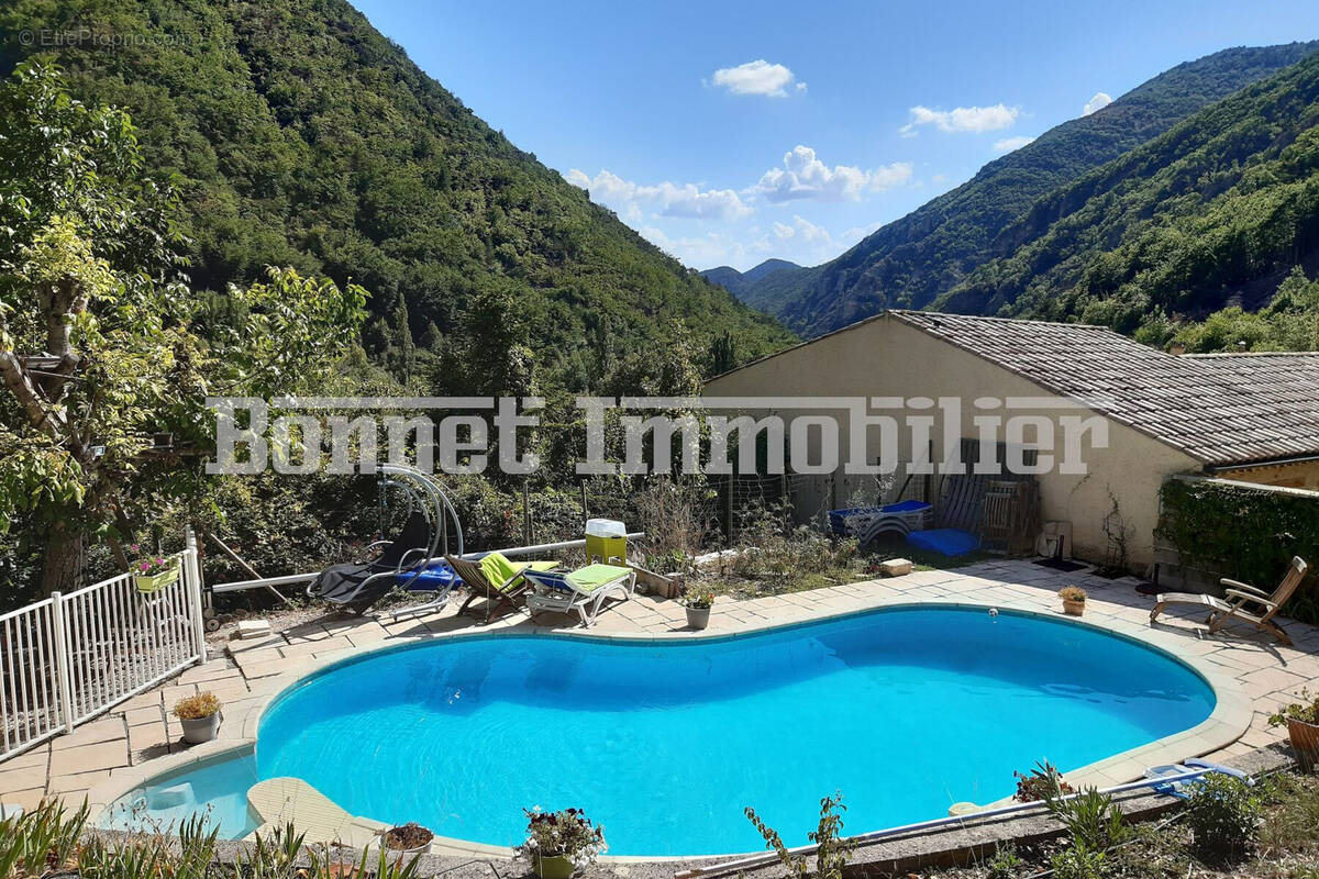 Maison à CHAUDEBONNE