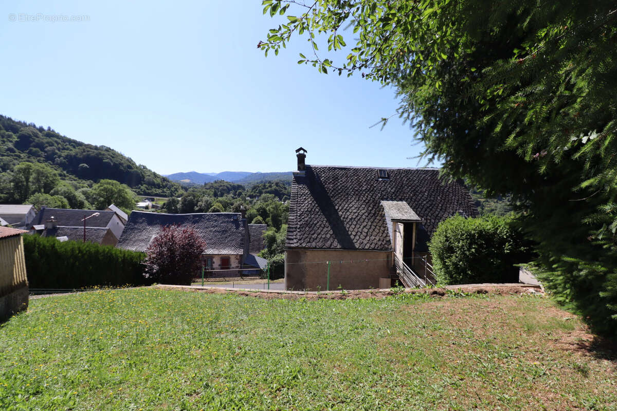 Maison à SAINT-SAUVES-D&#039;AUVERGNE