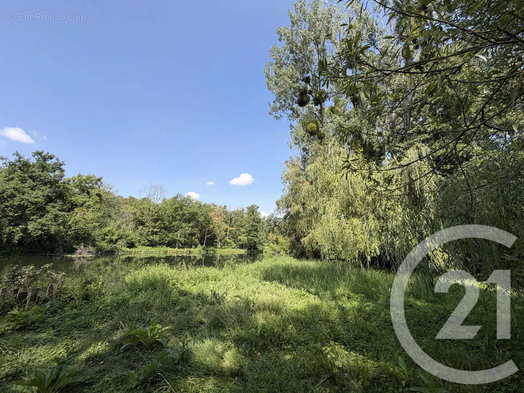 Terrain 1982 m² à Chateaudun  - photo 3