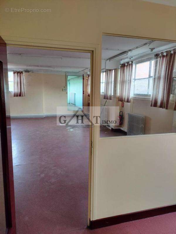 Commerce à SAINTE-SAVINE