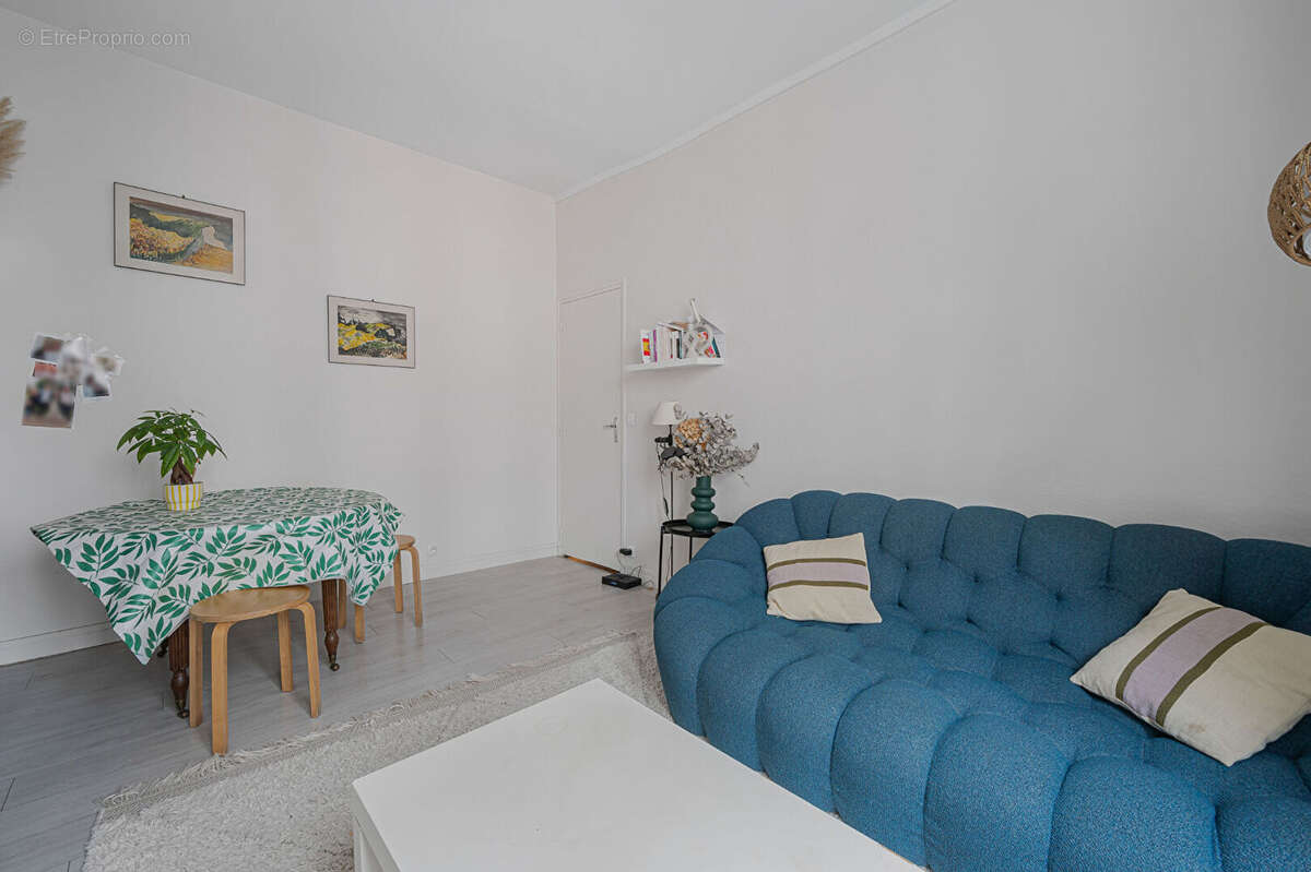 Appartement à PARIS-14E