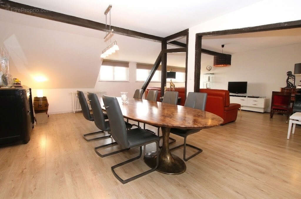 Appartement de 185 m² 3 chambres cave stationnement à vendre à RONCOURT - photo 3