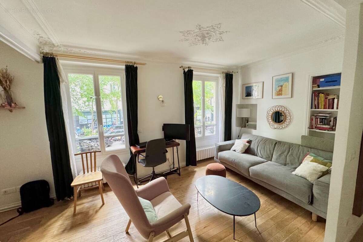 Appartement 72 m² à Paris-10e  - photo 4