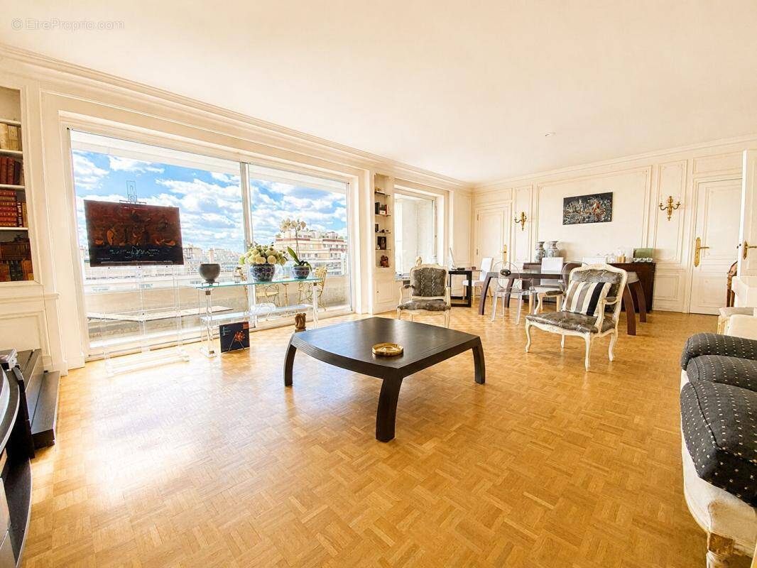 Appartement à PARIS-12E