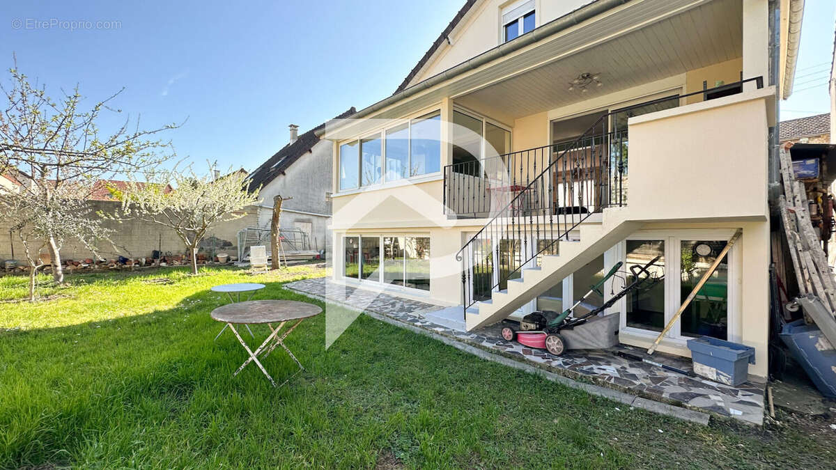 Maison à AULNAY-SOUS-BOIS