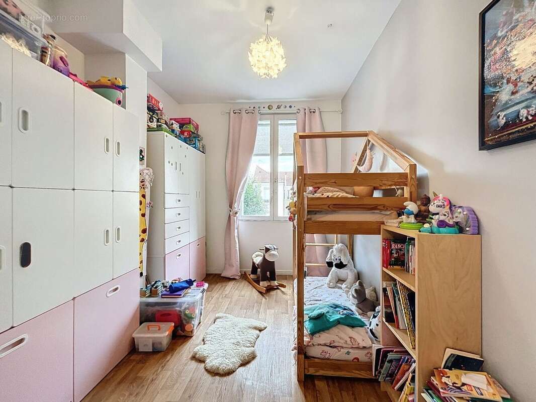 Appartement à SAINT-MAUR-DES-FOSSES