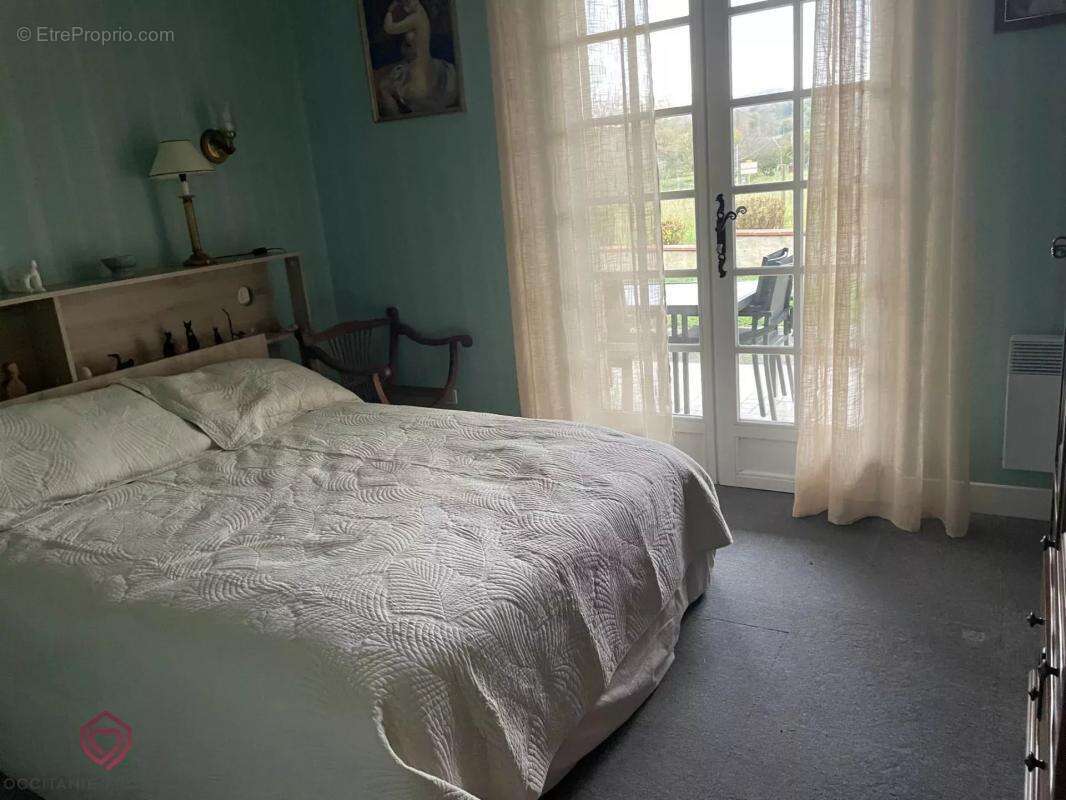 Maison à MONTBRUN-BOCAGE