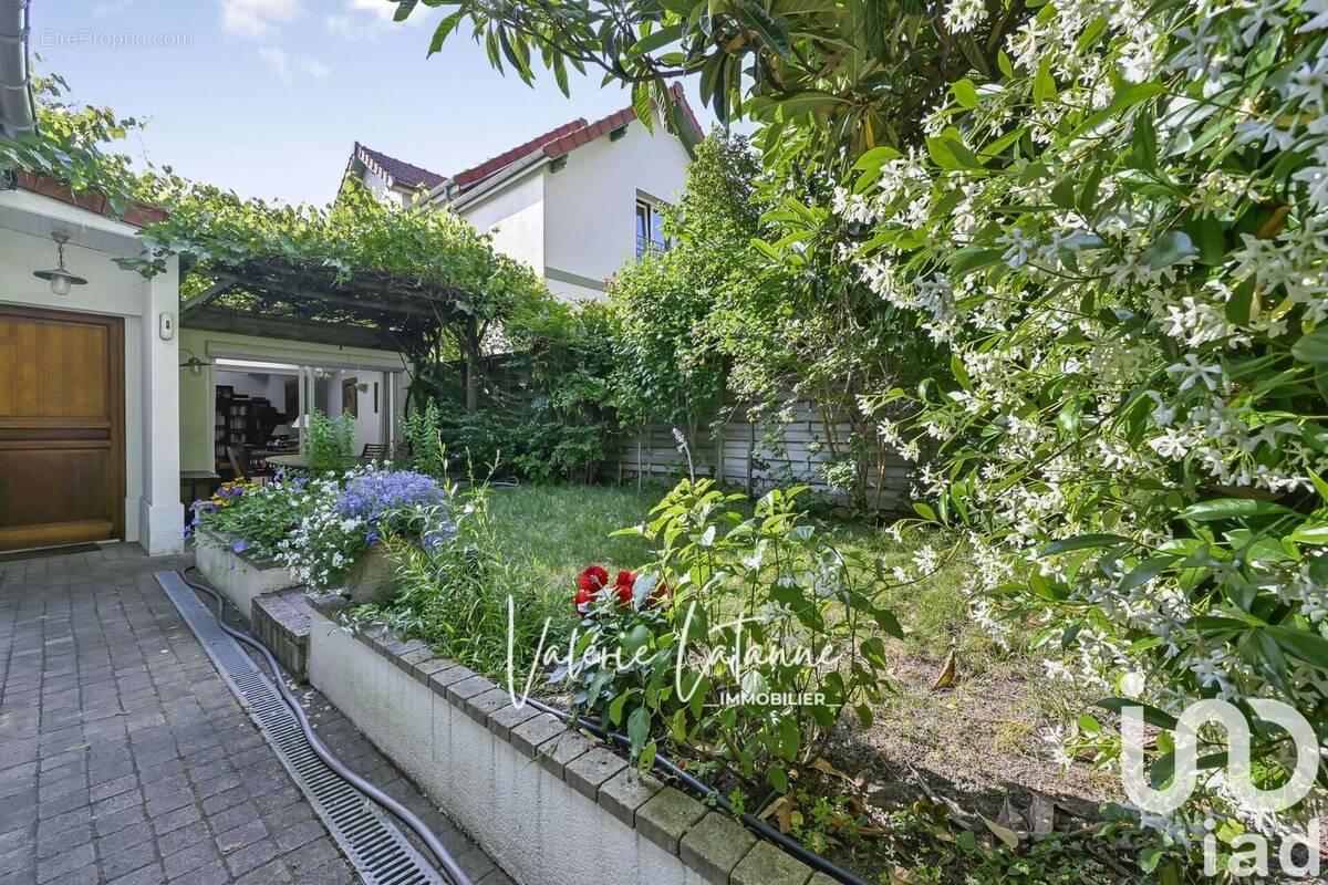 Photo 1 - Maison à SAINT-MAUR-DES-FOSSES