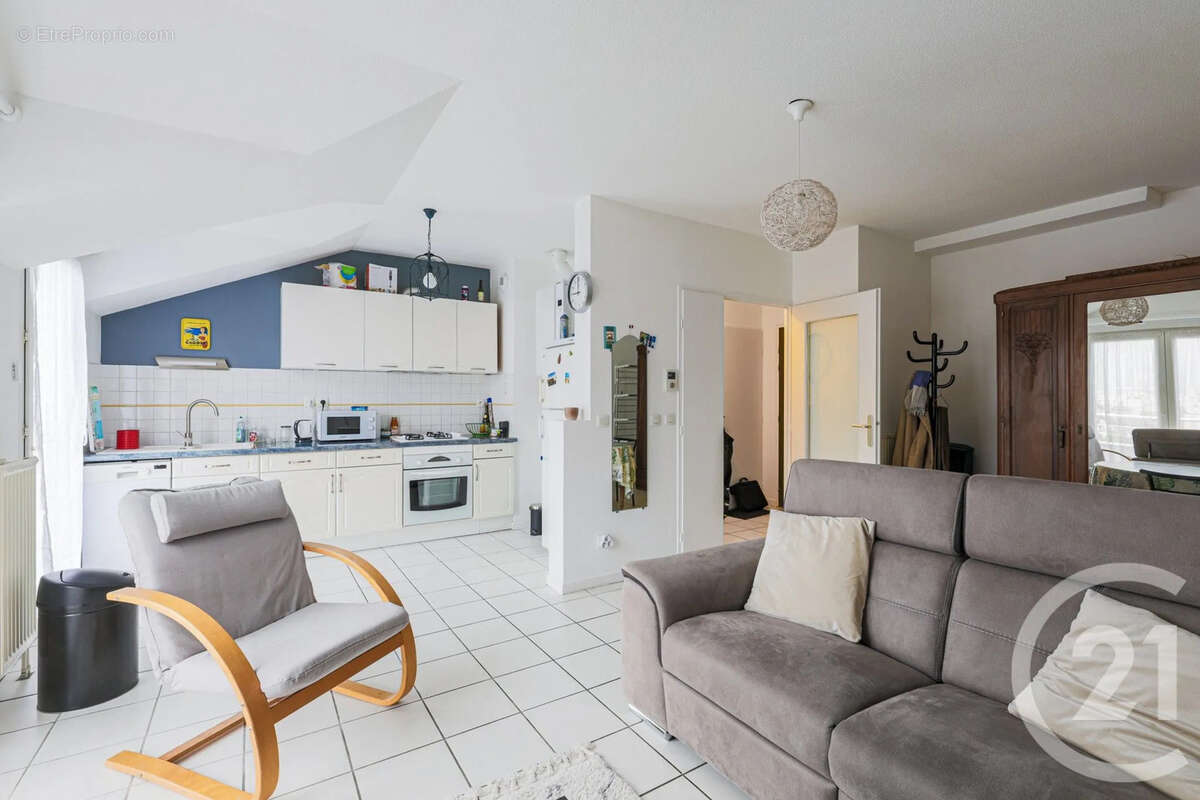 Appartement à FONTAINE