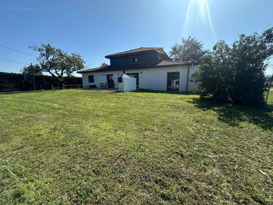 Maison à MARQUEFAVE