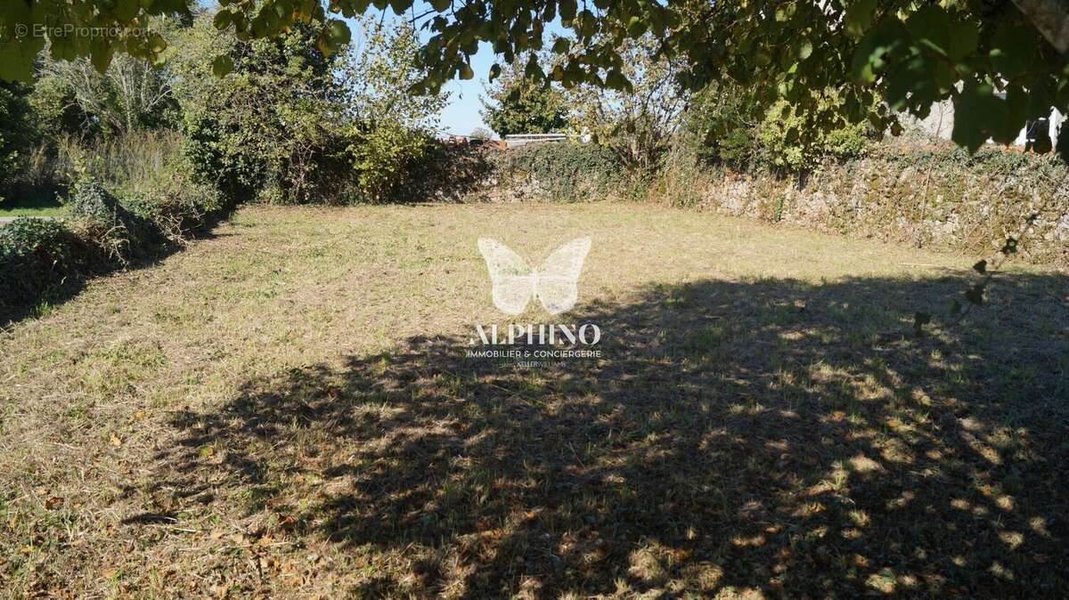 Maison à CHAMPNIERS-ET-REILHAC