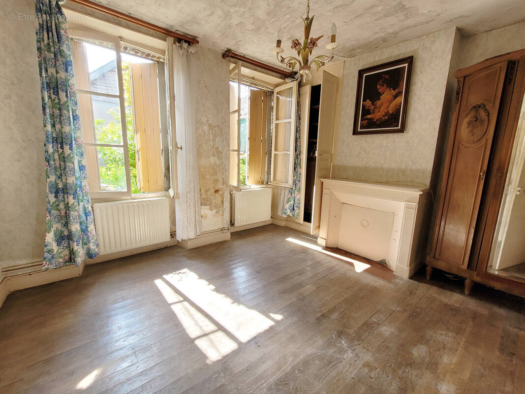 Maison à AIX-EN-OTHE