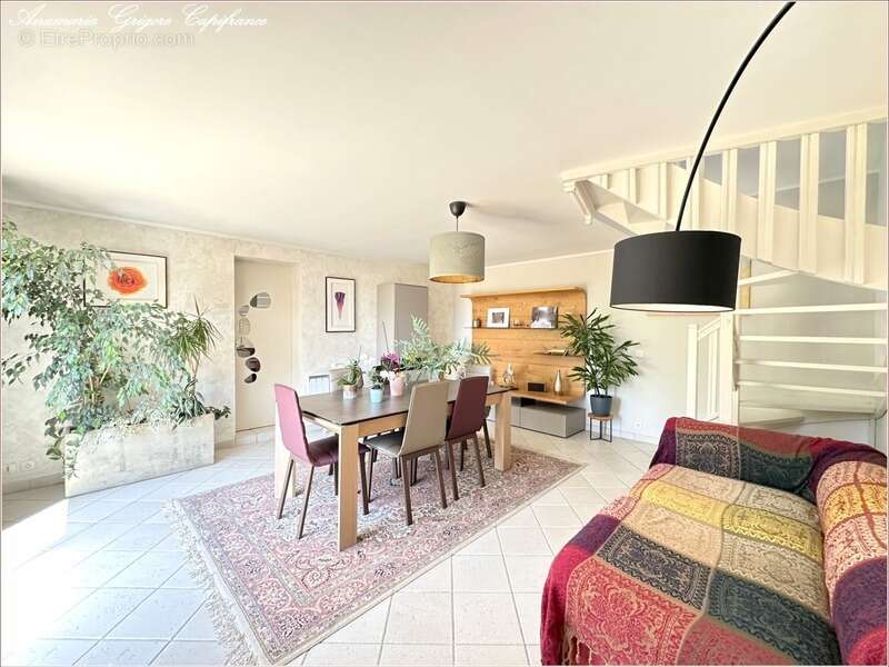 A vendre au centre de Landelles (28190) - longère rénovée de 165 m², 4 chambres, terrain clos de 900 m² - photo 3