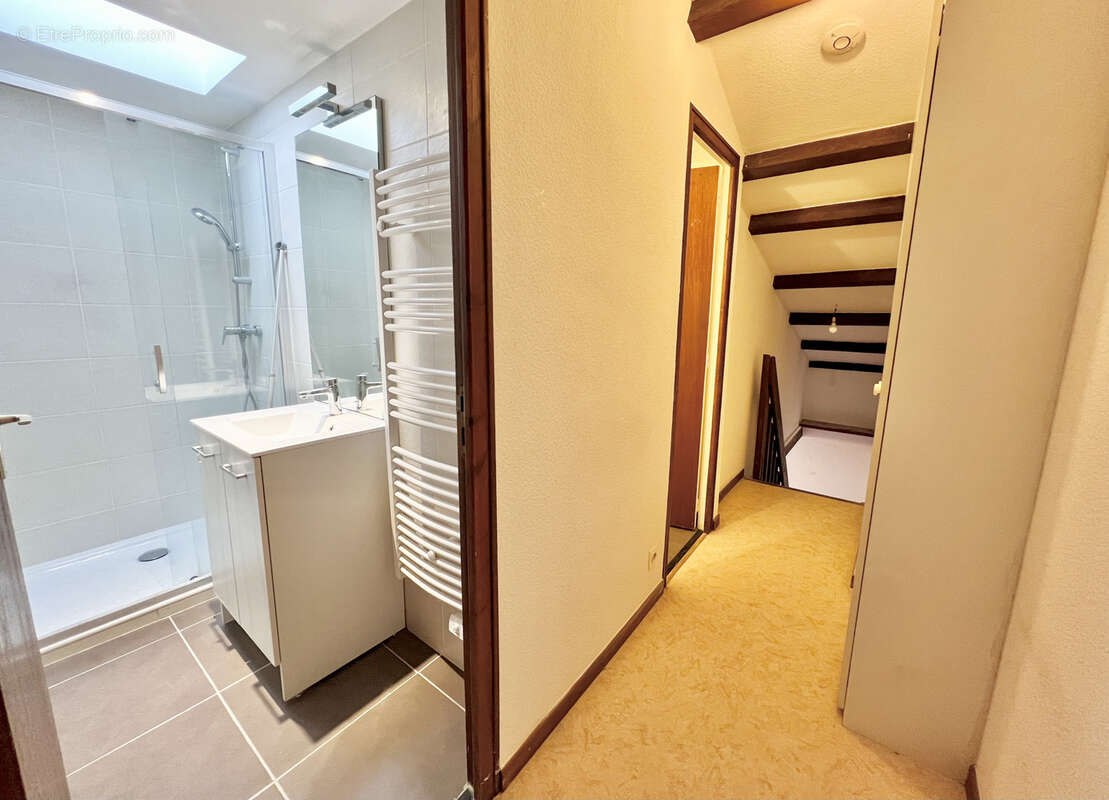 Appartement à FORCALQUIER