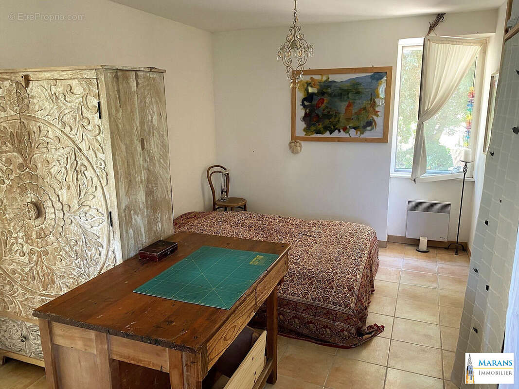 Maison 114 m² à Le Poire-Sur-Velluire  - photo 6