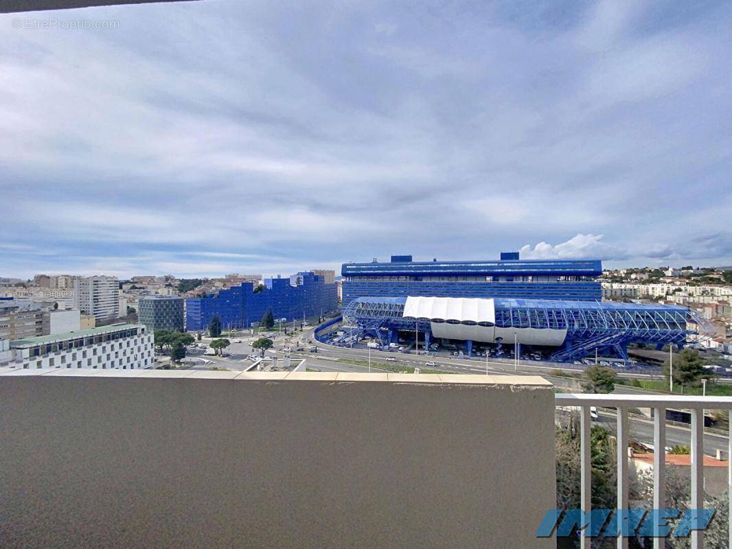 Appartement à MARSEILLE-4E