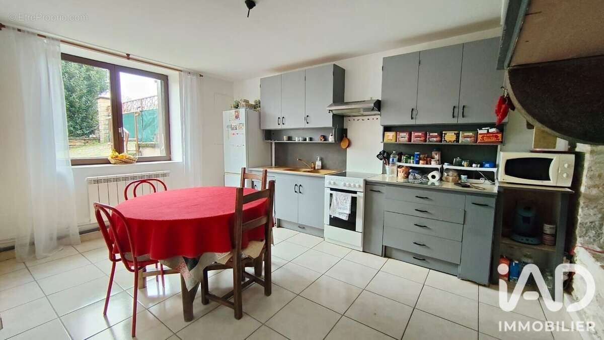 Maison 105 m² à Moras  - photo 7