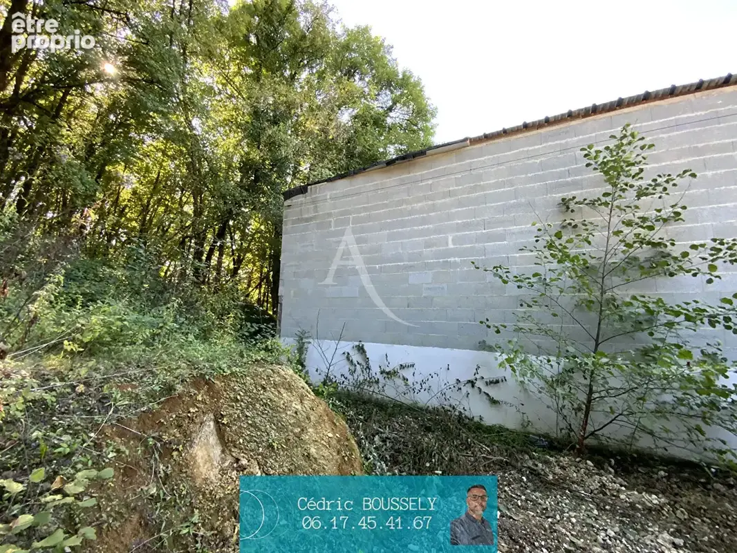 Local commercial Saintes 275 m2 - photo 9
