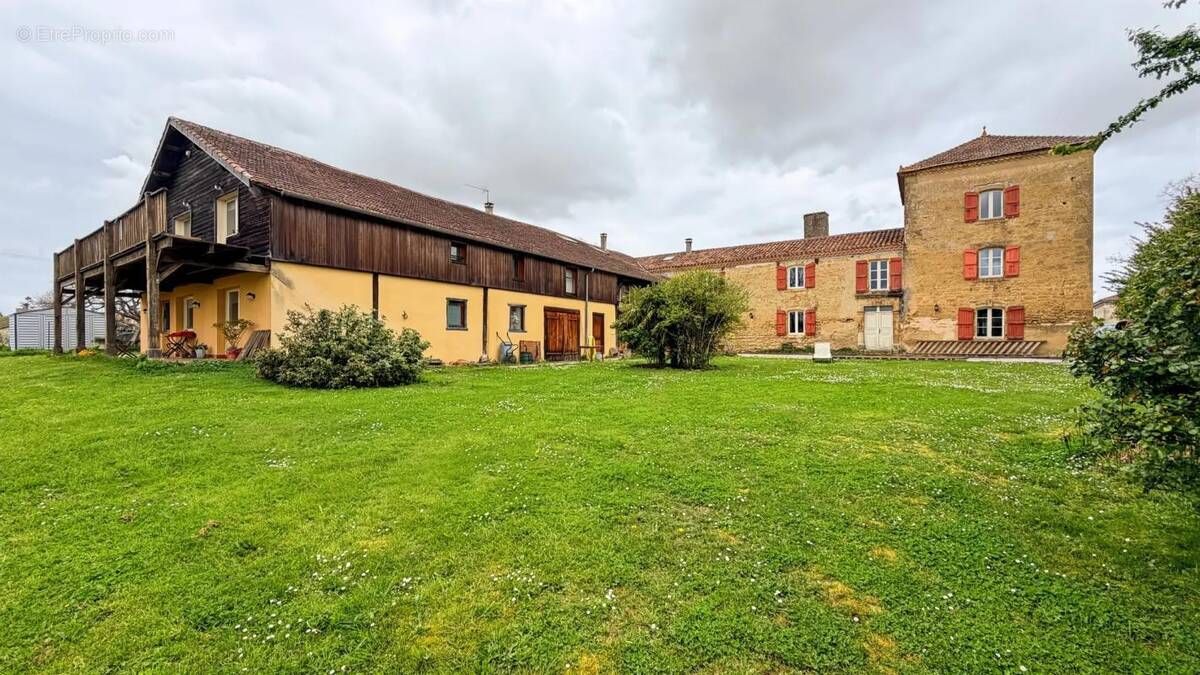 Maison à SAINTE-DODE