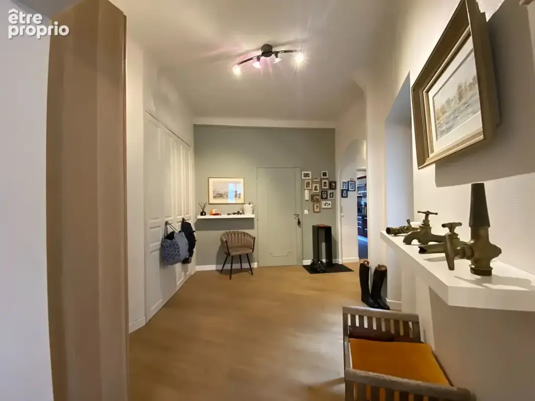 Bel appartement familial de caractère en étage élevé avec ascenseur - photo 6