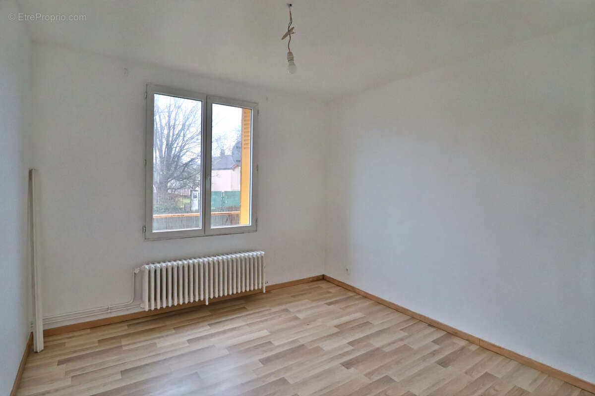 Appartement à LA CHAPELLE-SAINT-LUC