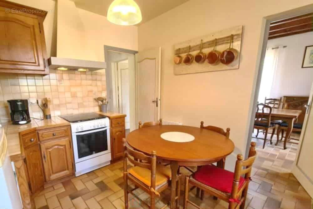 Maison à CENAC-ET-SAINT-JULIEN